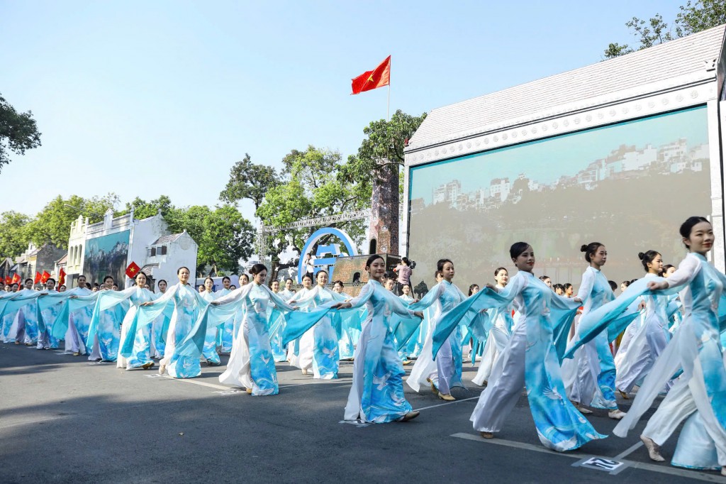 Chung tay xây dựng Hà Nội thanh lịch, văn minh, điểm đến hấp dẫn