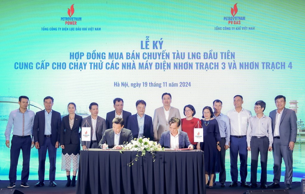 Nghi thức ký hợp đồng cung cấp LNG phục vụ việc chạy thử 2 Nhà máy điện Nhơn Trạch 3 và Nhơn Trạch 4