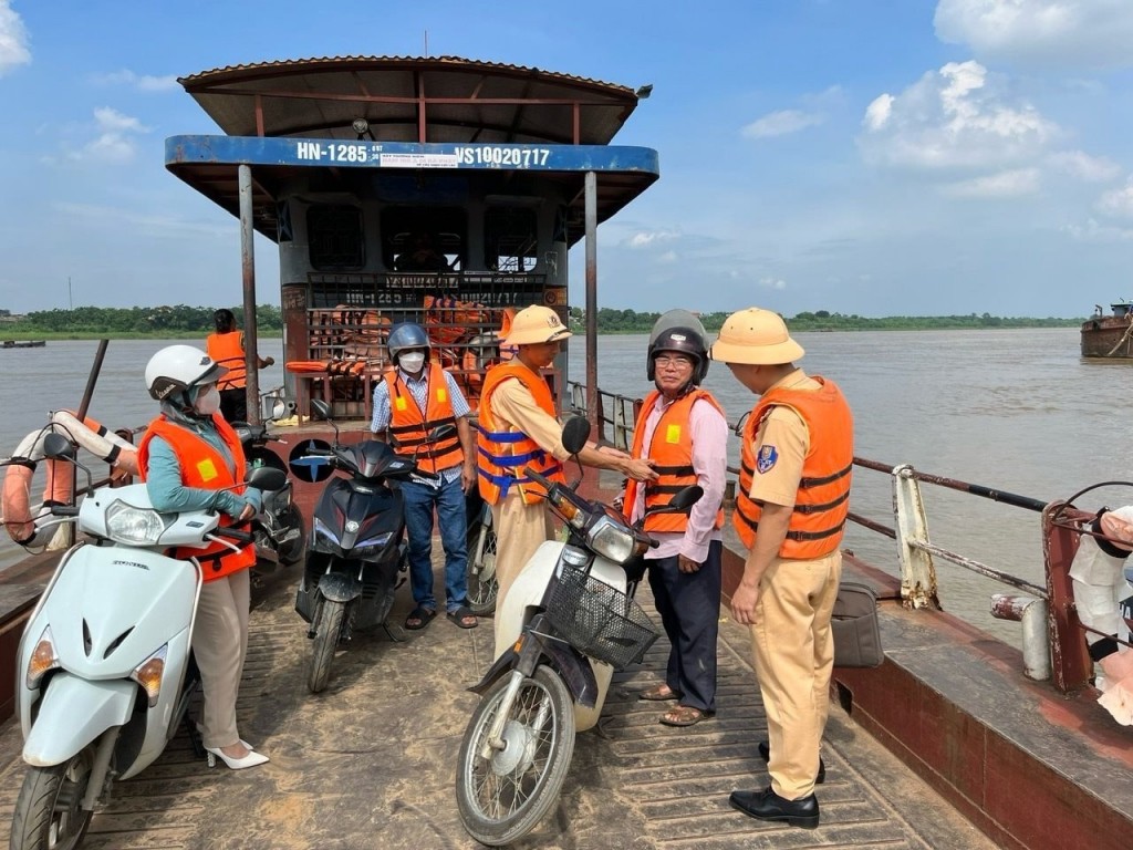 Tăng cường bảo đảm an toàn giao thông đường thủy dịp cuối năm