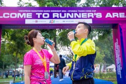 Vinamilk tài trợ “132 kg đạm*” cho 11.000 runner VnExpress Marathon Hà Nội