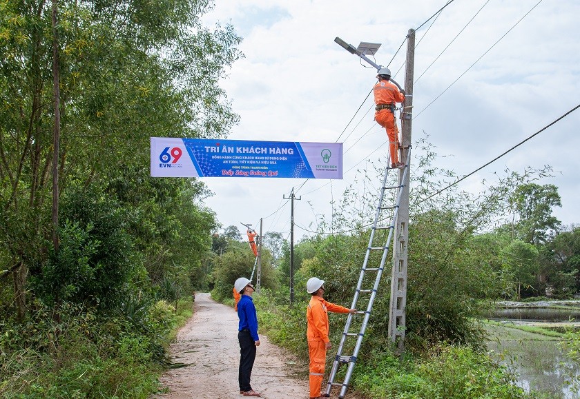 triển khai chương trình “Thắp sáng đường quê”