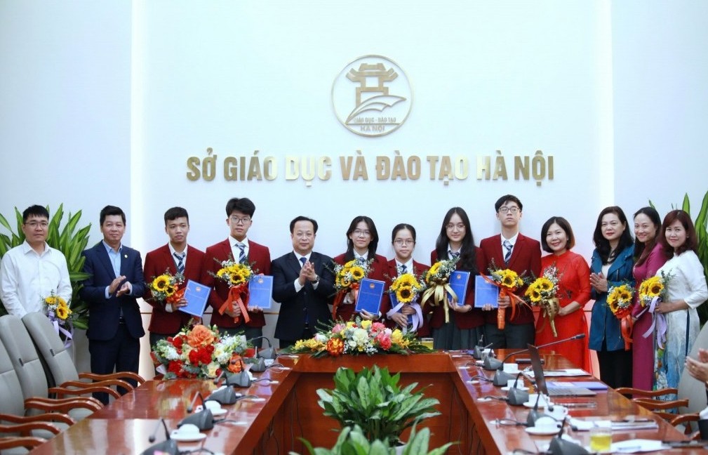 6 học sinh Hà Nội thi Olympic khoa học trẻ quốc tế (IJSO) 2024