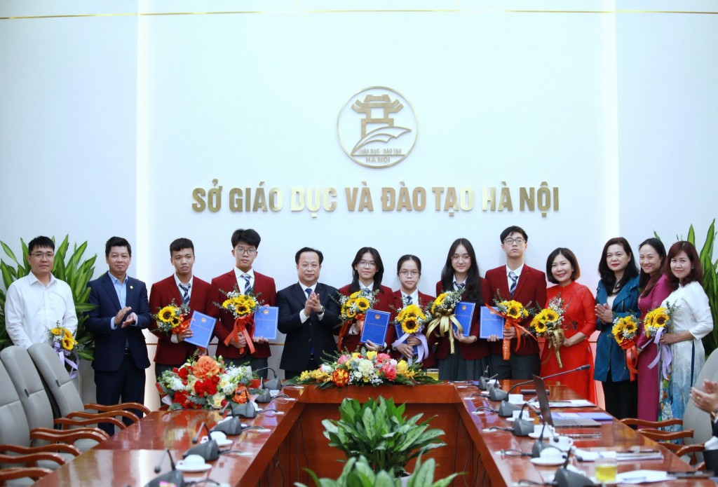 6 học sinh Hà Nội thi Olympic khoa học trẻ quốc tế (IJSO) 2024