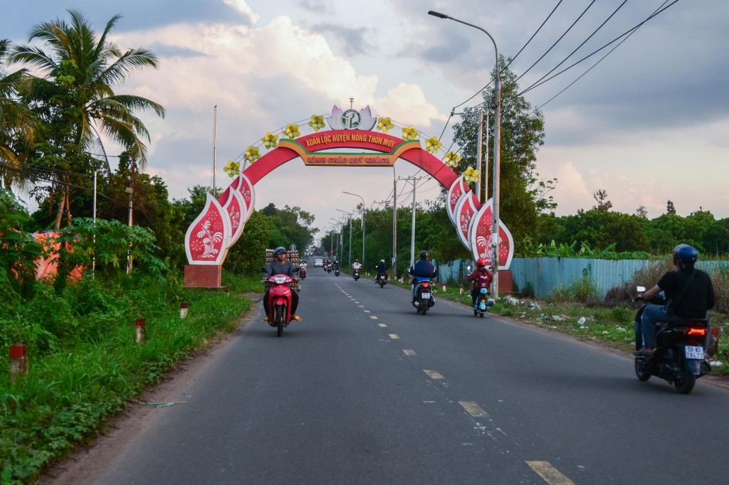 Trước đó, huyện Xuân Lộc vinh dự là huyện đầu tiên của tỉnh Đồng Nai và là huyện thứ 3 của cả nước được Thủ tướng Chính phủ công nhận đạt chuẩn nông thôn mới nâng cao năm 2023.