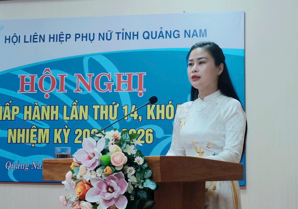 Bà  Đặng Thị Bảo Trinh phát biểu nhận nhiệm vụ mới.