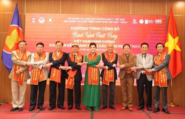Xây dựng đội ngũ nhân lực, nuôi dưỡng hiền tài