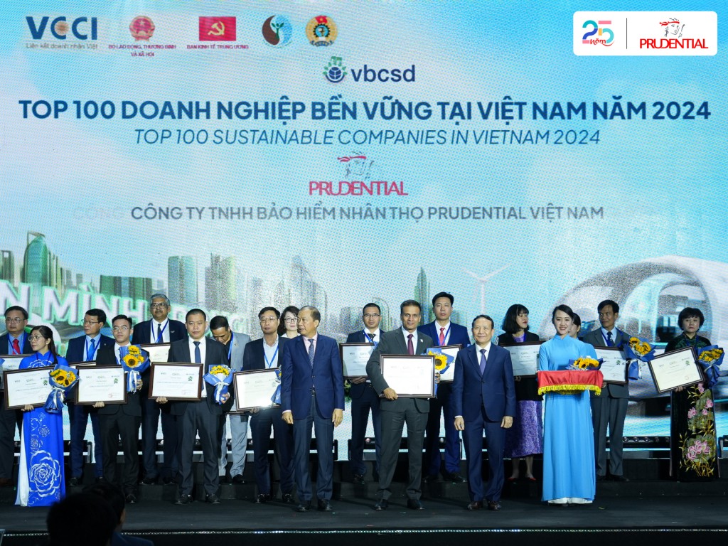 Ông Manish Gurbuxani - Đại diện cấp cao phụ trách chiến lược và chuyển đổi của Prudential tham dự lễ trao giải tại Hà Nội