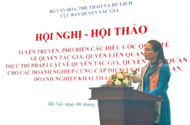 Bà Phạm Thị Kim Oanh, Phó Cục trưởng Cục Bản quyền tác giả phát biểu tại hội thảo.