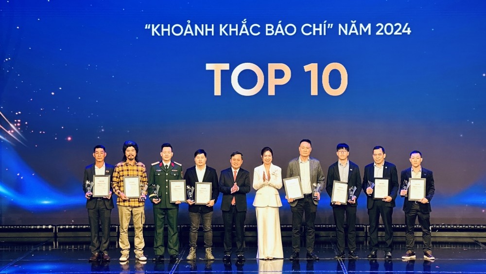 Vinh danh Top 10 tác phẩm ảnh báo chí ấn tượng trong hàng nghìn tác phẩm được gửi về cuộc thi