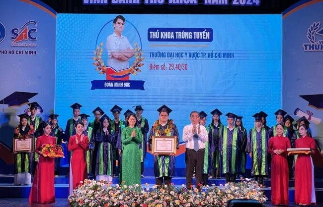 Vinh danh 88 thủ khoa TP Hồ Chí Minh năm 2024