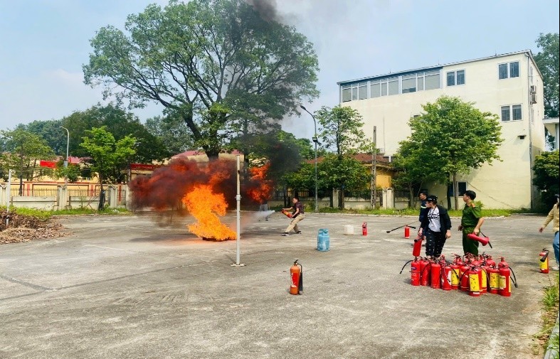 Tập huấn phòng cháy chữa cháy cho chủ nhà trọ ở huyện Đông Anh