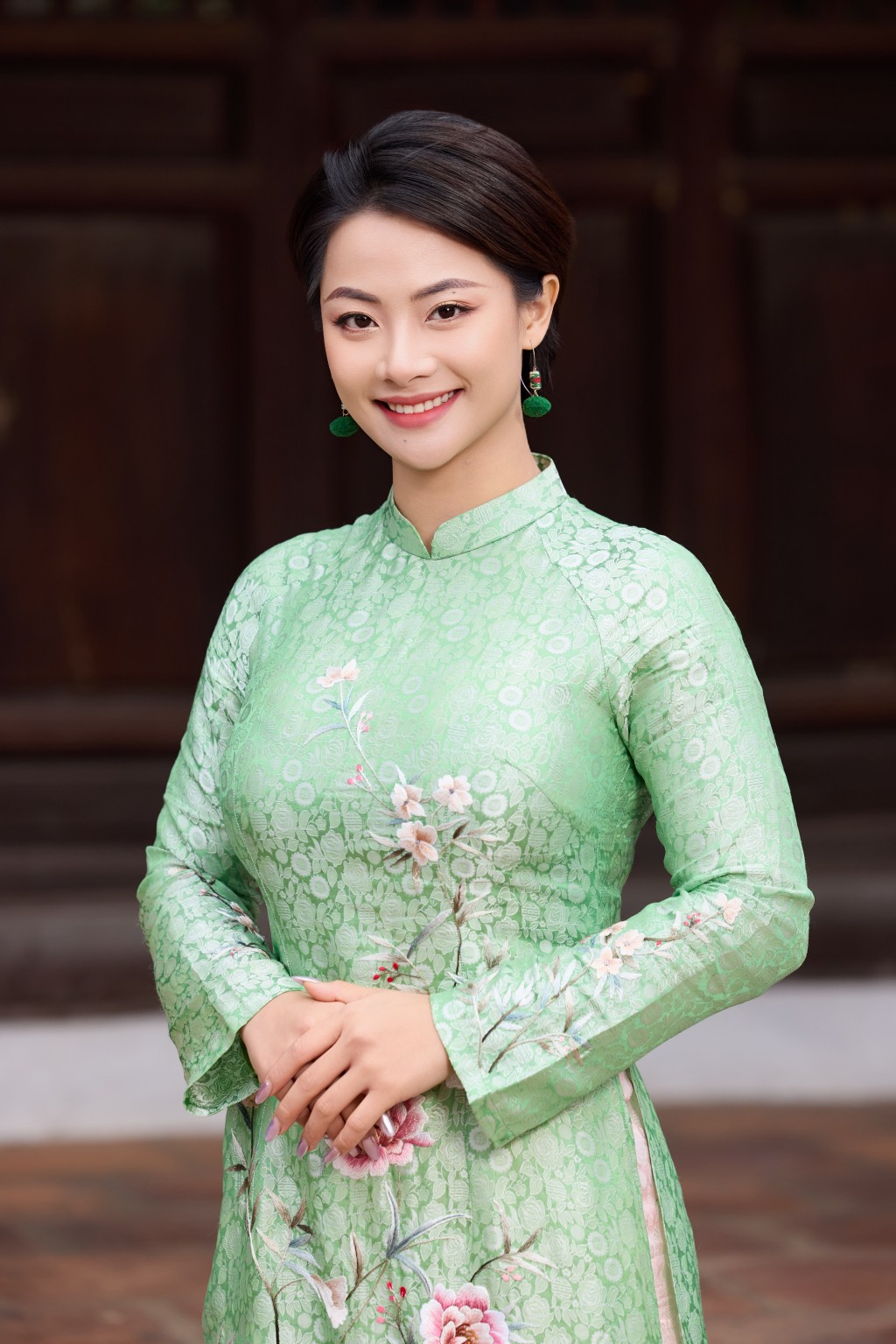 Diễn viên Huyền Thạch