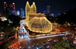 TP Hồ Chí Minh: Nhà thờ Đức Bà rực rỡ đón Giáng sinh