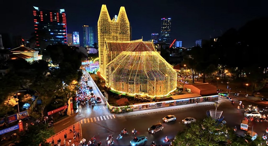 TP Hồ Chí Minh: Nhà thờ Đức Bà rực rỡ đón Giáng sinh TP Hồ Chí Minh: Nhà thờ Đức Bà rực rỡ đón Giáng sinh