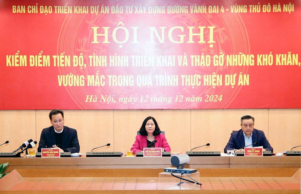 Bí thư Thành ủy Hà Nội Bùi Thị Minh Hoài chủ trì hội nghị. Ảnh: Viết Thành