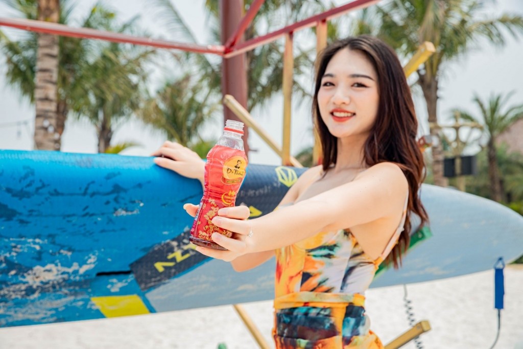 Được chiết xuất từ 9 loại thảo mộc tự nhiên, Trà Dr Thanh được nhiều người yêu thích nhờ khả năng thanh lọc cơ thể để tươi mát mỗi ngày