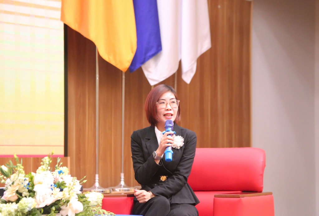 Đồng hành cùng học sinh - không để yêu thương trở thành áp lực Đồng hành cùng học sinh - không để yêu thương trở thành áp lực