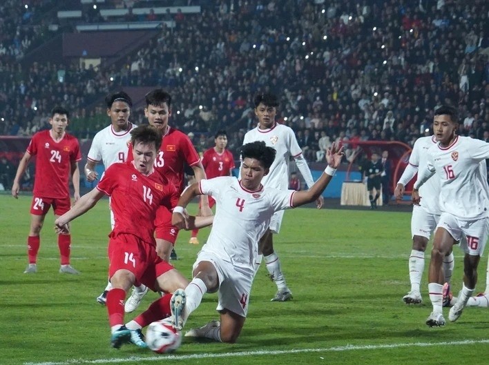 AFF Cup 2024: Hạ Indonesia, đội tuyển Việt Nam lên ngôi đầu bảng