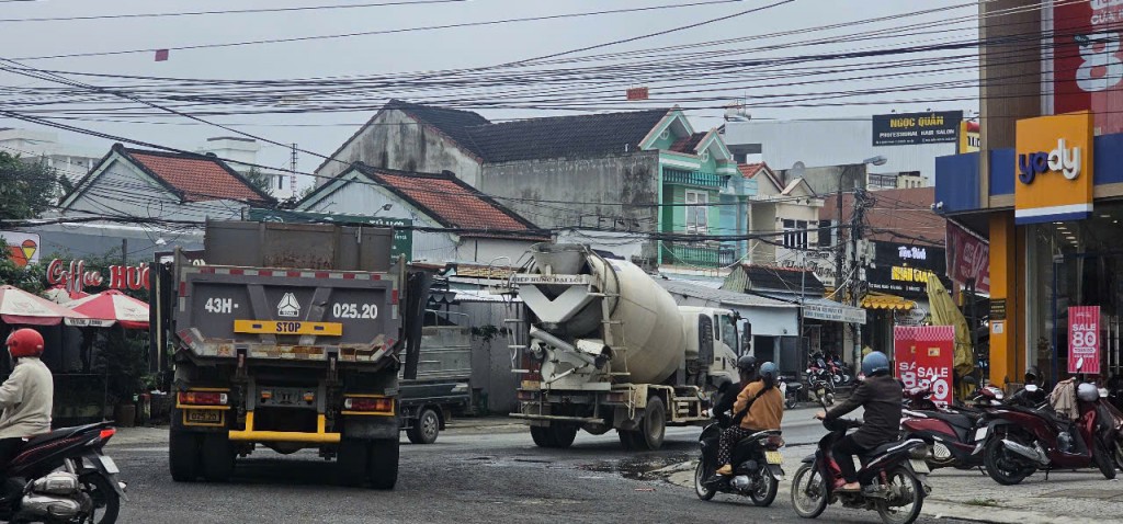 Quảng Nam: Tái diễn cảnh lở loét tại tỉnh lộ 609 qua Ái Nghĩa