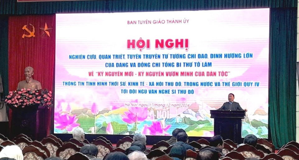 Phó Trưởng ban Tuyên giáo Thành ủy Hà Nội Đào Xuân Dũng phát biểu. Ảnh : Nguyên Anh