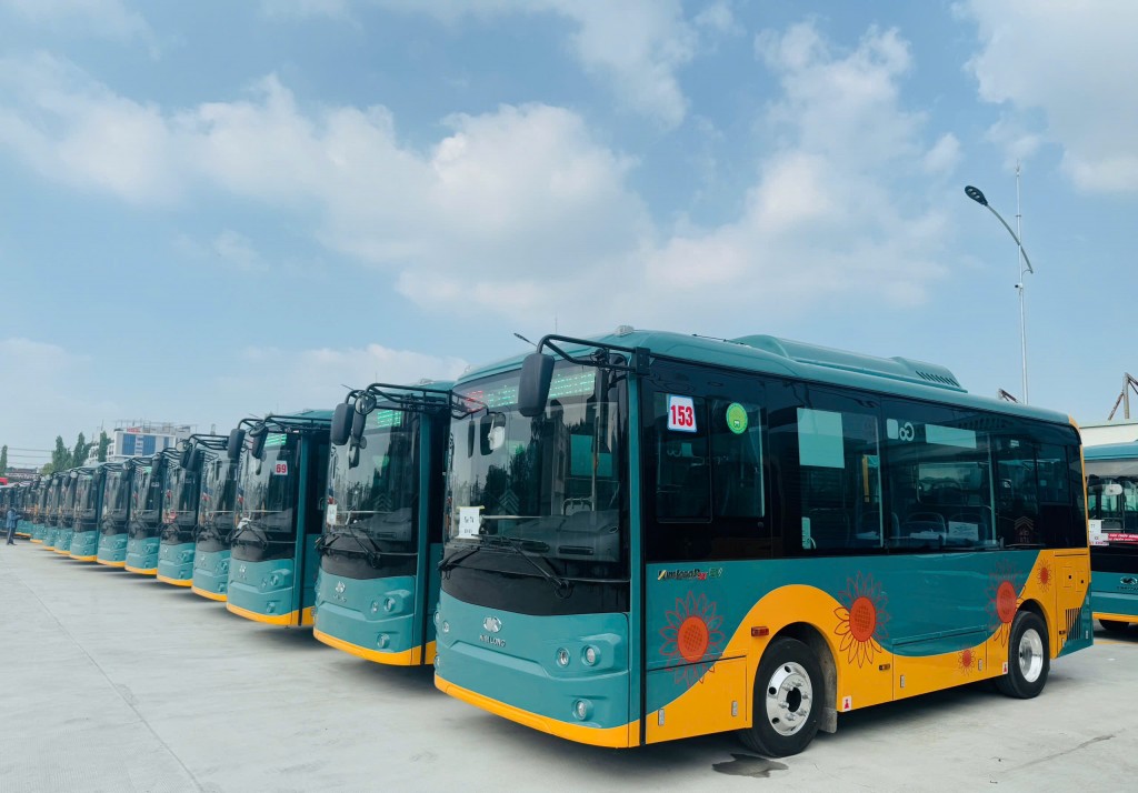 TP Hồ Chí Minh mở thêm 17 tuyến xe buýt điện, bổ xung 150 xe để phục vụ người dân đi Metro