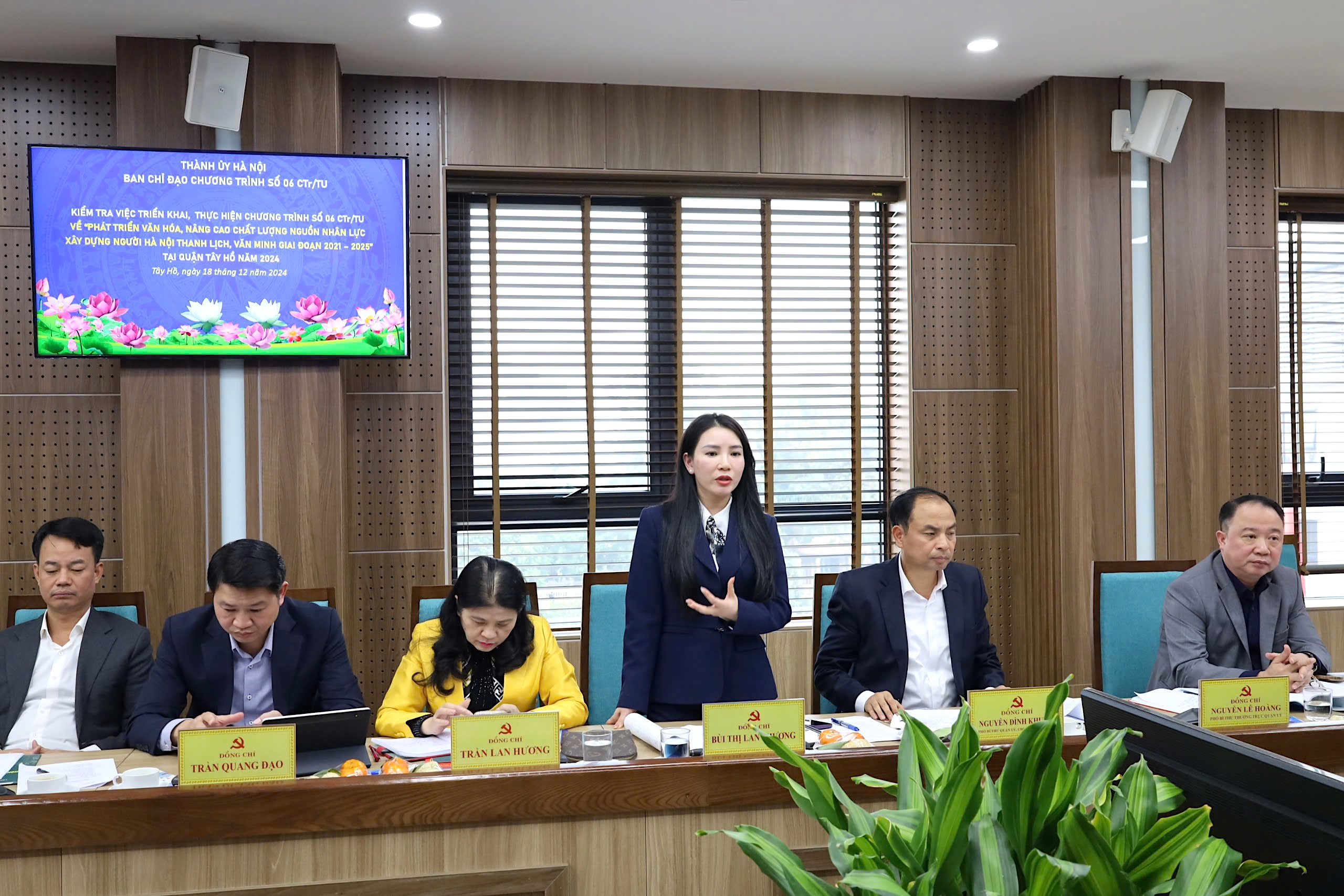 Ban Chỉ đạo chương trình 06 của Thành uỷ làm việc với quận Tây Hồ