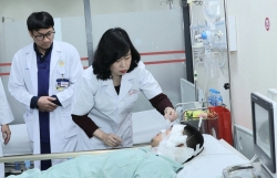 Nạn nhân được chuyển đến BV Bạch Mai tiếp tục điều trị