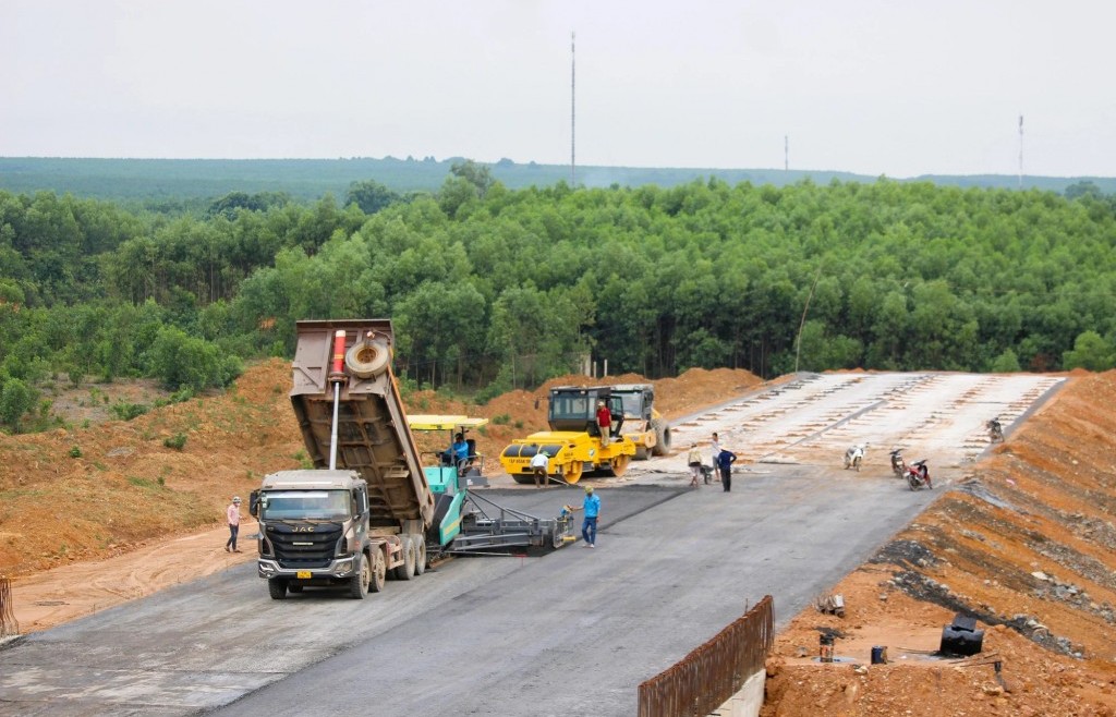 Đẩy nhanh tiến độ thi công, đưa các công trình về đích vượt tiến độ