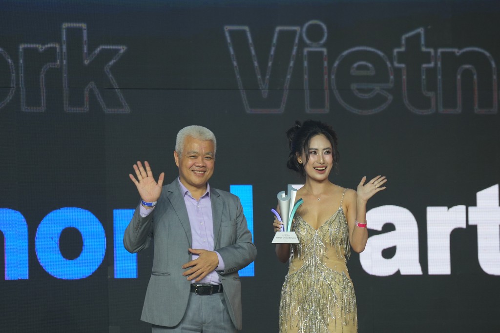 Top 1 - Hạng mục Vietnam Diamond LIVE Partner