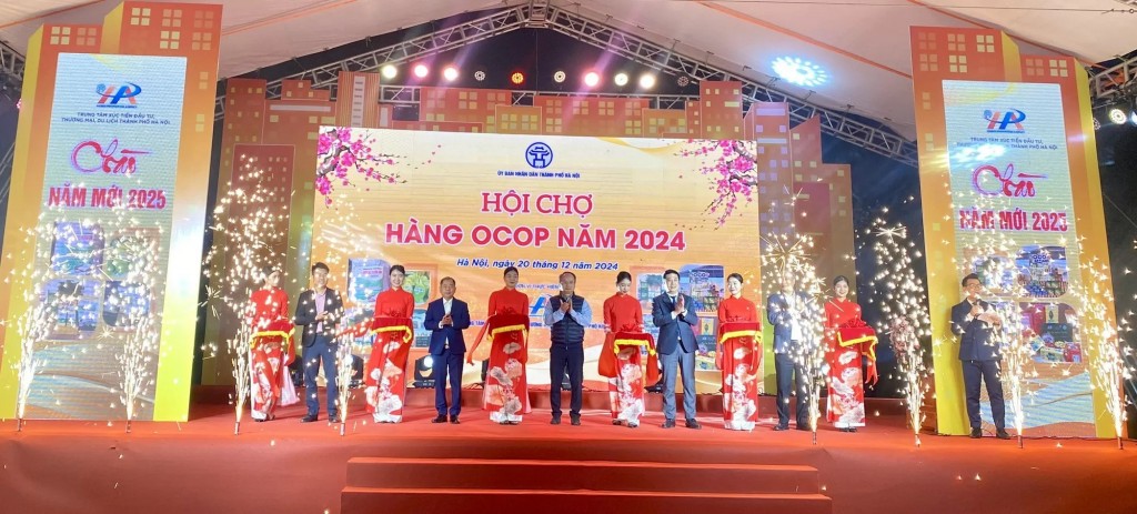 Hội chợ hàng OCOP: Phục vụ nhu cầu mua sắm của người dân dịp cuối năm