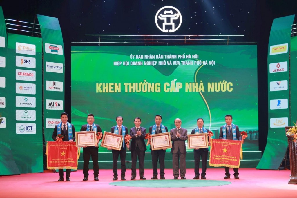 Hà Nội tôn vinh doanh nhân, doanh nghiệp tiêu biểu năm 2024