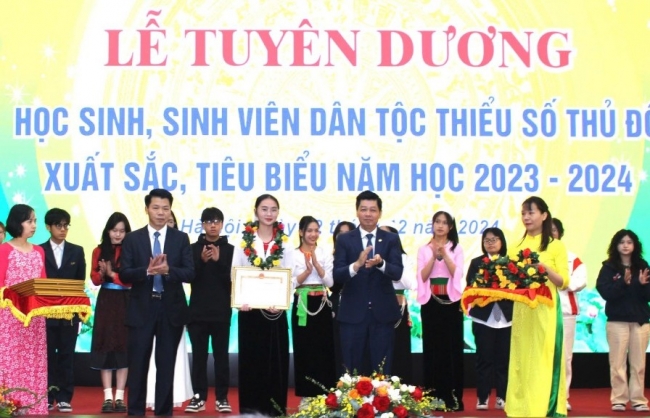 Tuyên dương 190 học sinh, sinh viên dân tộc thiểu số tiêu biểu