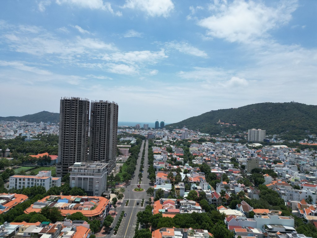 UBND tỉnh giao Chủ tịch UBND các huyện, thị xã, thành phố chịu trách nhiệm toàn diện về công tác phòng, chống dịch trên địa bàn
