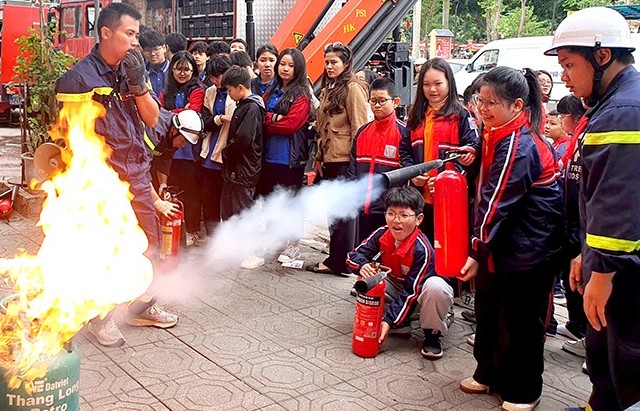 Huấn luyện học sinh phòng cháy để không còn nỗi đau do hỏa hoạn