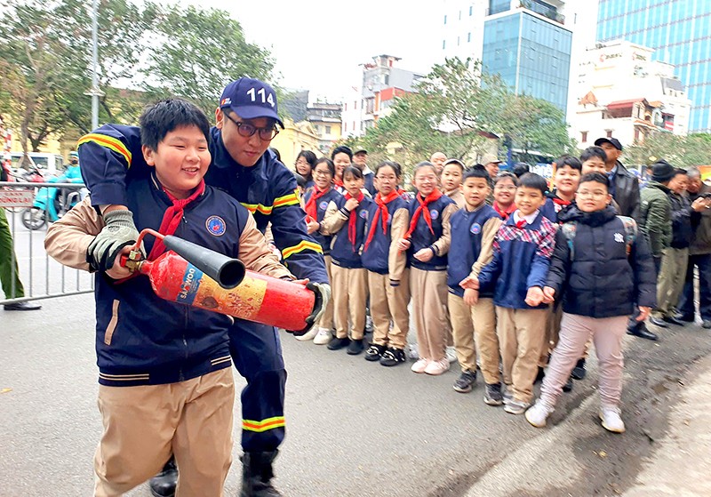 Huấn luyện học sinh phòng cháy để không còn nỗi đau do hỏa hoạn