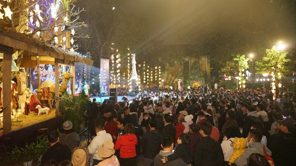 Nhà thờ Cửa Bắc rộn ràng đêm Giáng sinh Nhà thờ Cửa Bắc rộn ràng đêm Giáng sinh