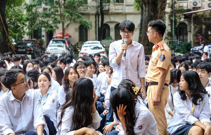 Học sinh được giáo dục kiến thức pháp luật về TTATGT