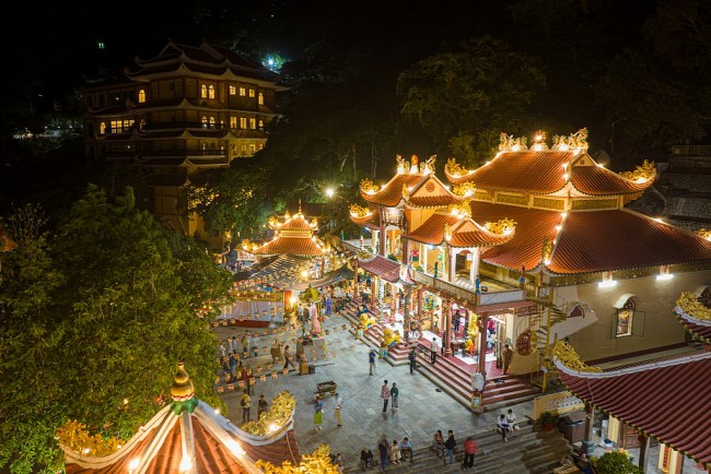 Mùa lễ tạ độc đáo tại núi Bà Đen, Tây Ninh