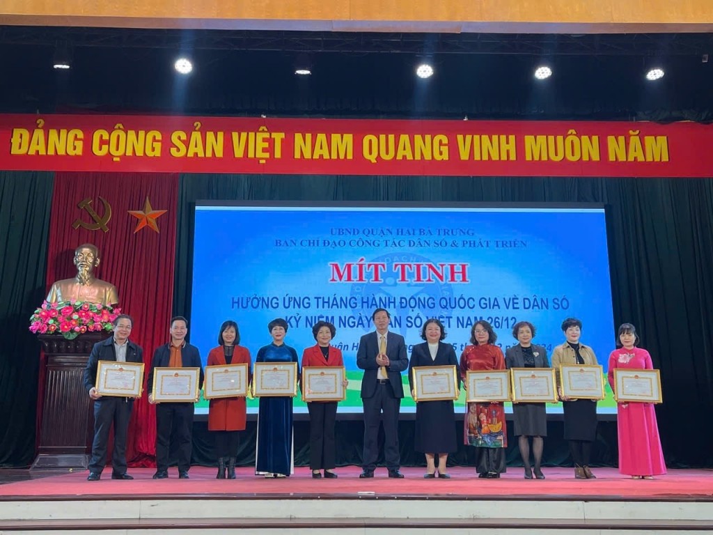 Năm 2024: Hà Nội duy trì vững chắc mức sinh thay thế