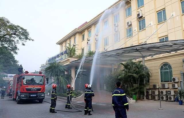 Thực tập phương án chữa cháy tại Bệnh viện Đại học Y Hà Nội