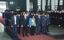Đoàn đại biểu thành phố Hà Nội viếng Đại tướng Nguyễn Quyết