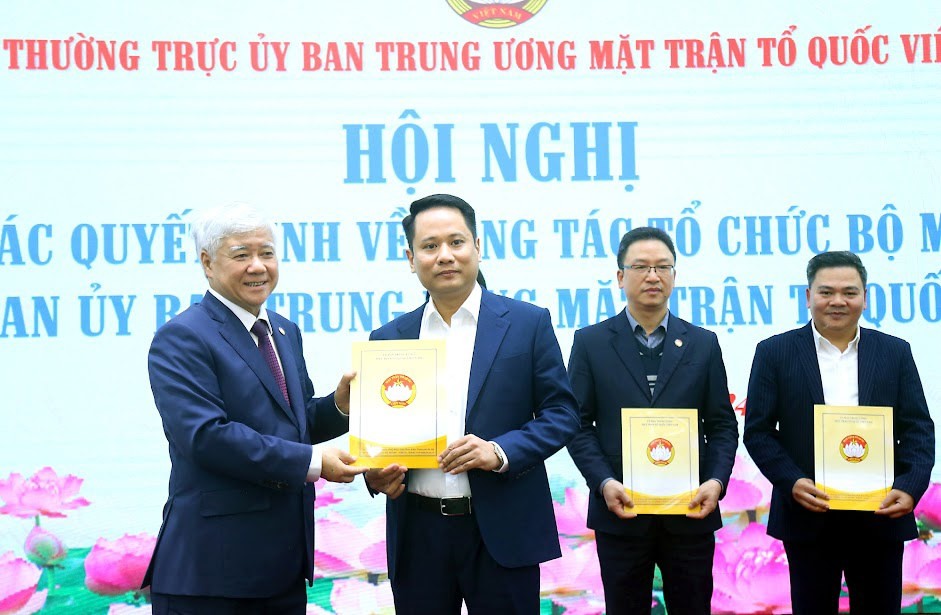 Trao quyết định bổ nhiệm Tổng Biên tập Báo Đại Đoàn Kết