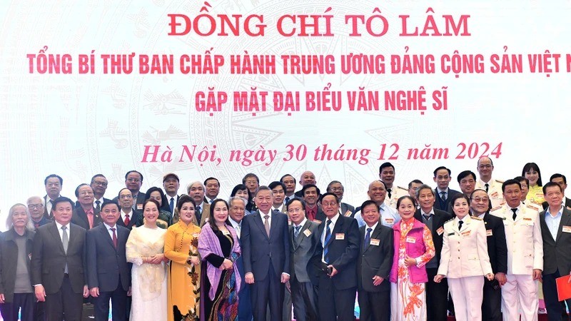 Văn nghệ sỹ phải không ngừng bám sát nhịp sống, hơi thở của Nhân dân, hòa mình cùng đất nước*