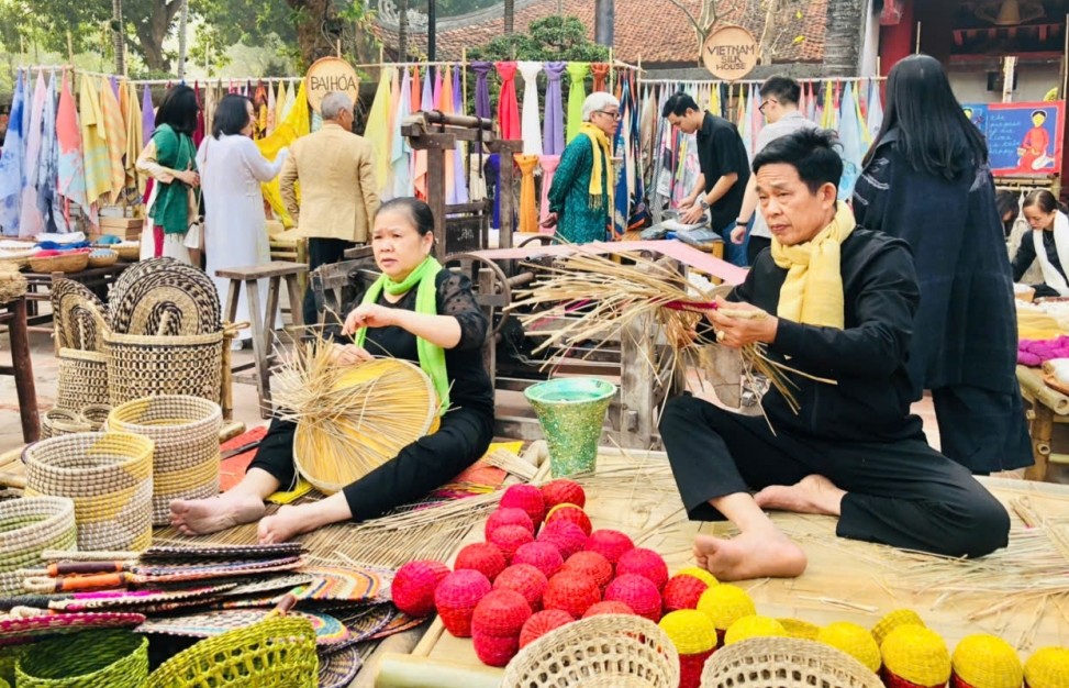 Khám phá “Quà tặng của nhân gian” tại Văn Miếu - Quốc Tử Giám