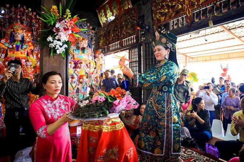 Bài 5: Nghệ thuật hát chầu văn trong dòng chảy văn hoá