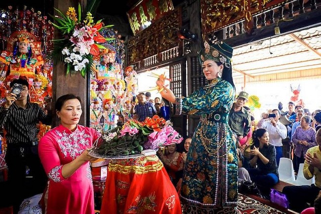 Bài 5: Nghệ thuật hát chầu văn trong dòng chảy văn hoá
