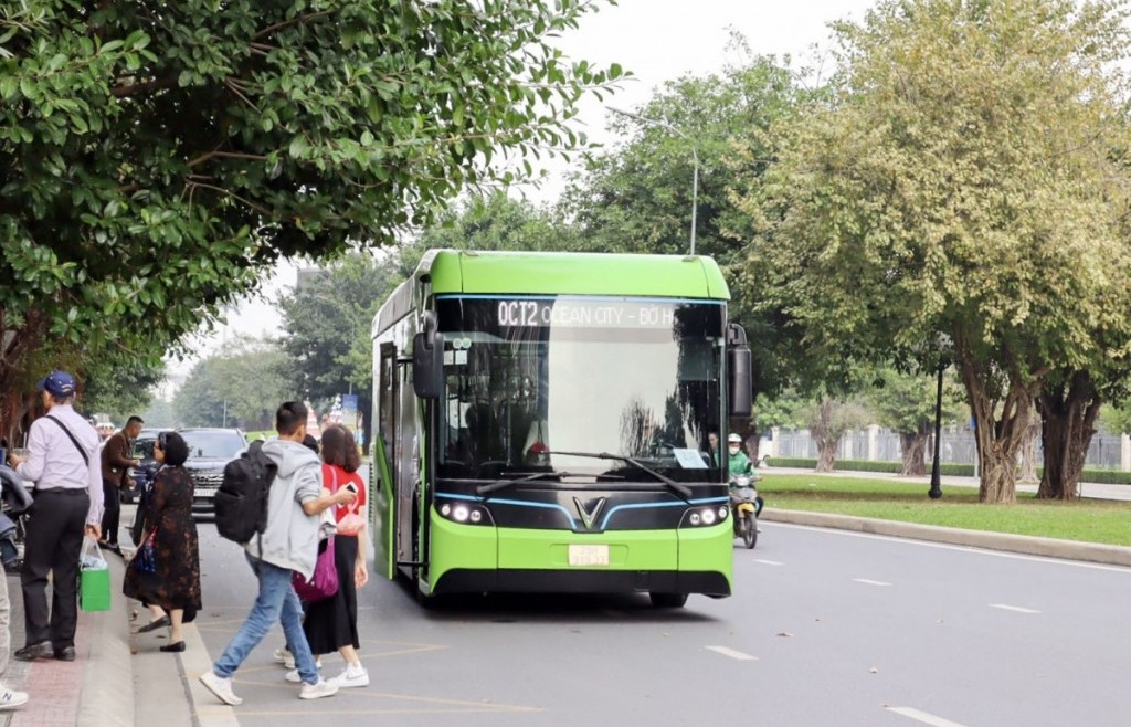 "Tăng tốc" chuyển đổi phương tiện giao thông xanh