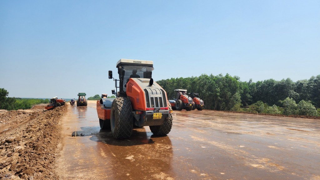 Dự án cao tốc thành phần Vạn Ninh - Cam Lộ có tổng chiều dài 65,5km, trong đó đoạn đi qua địa phận tỉnh Quảng Trị dài 32,53 km (Ảnh Đ.Minh)