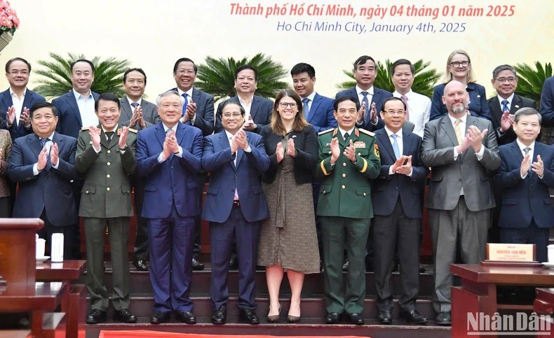 Xây dựng trung tâm tài chính quốc tế là việc tất yếu, 