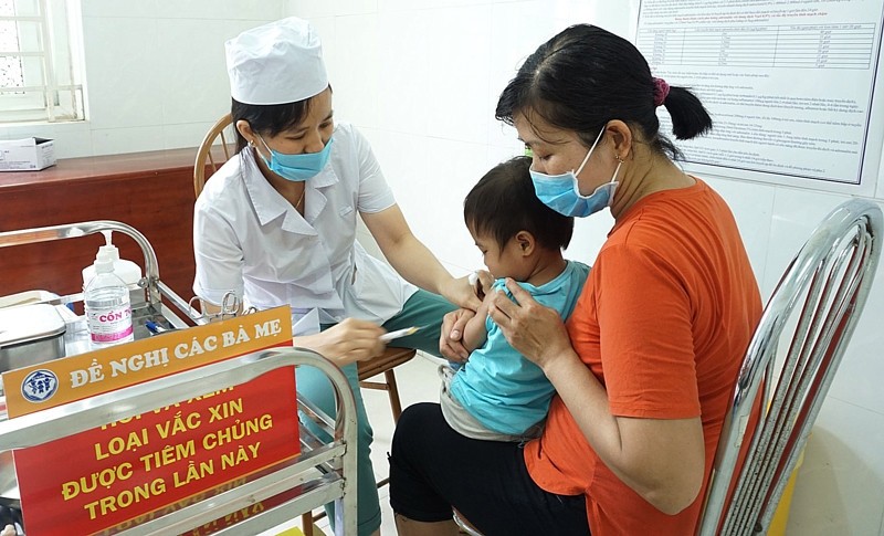 Tiêm vaccine đầy đủ và đúng lịch là biện pháp phòng bệnh sởi hiệu quả